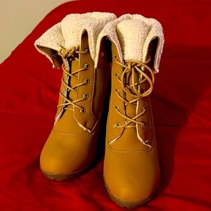 Brand New!! Never worn Faux sueded faux fur Tan 7.5 (women)